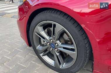 Седан Ford Fusion 2017 в 
