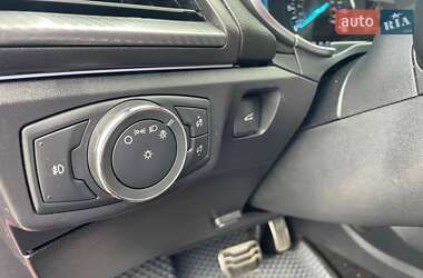 Седан Ford Fusion 2017 в 