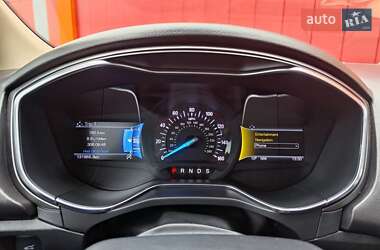 Седан Ford Fusion 2017 в 