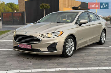 Седан Ford Fusion 2019 в Луцке