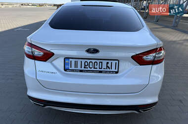 Седан Ford Fusion 2015 в 