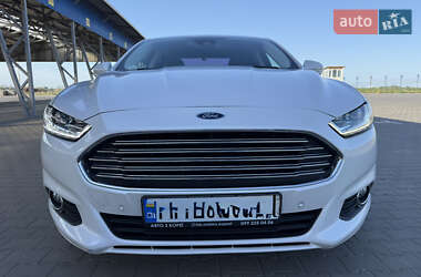 Седан Ford Fusion 2015 в 