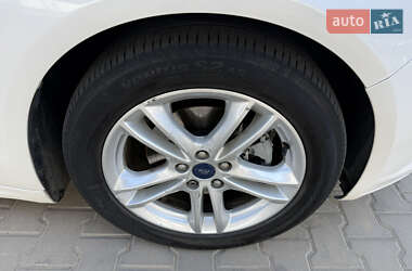 Седан Ford Fusion 2015 в 
