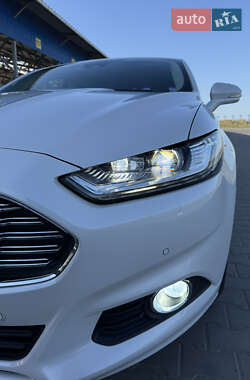 Седан Ford Fusion 2015 в 