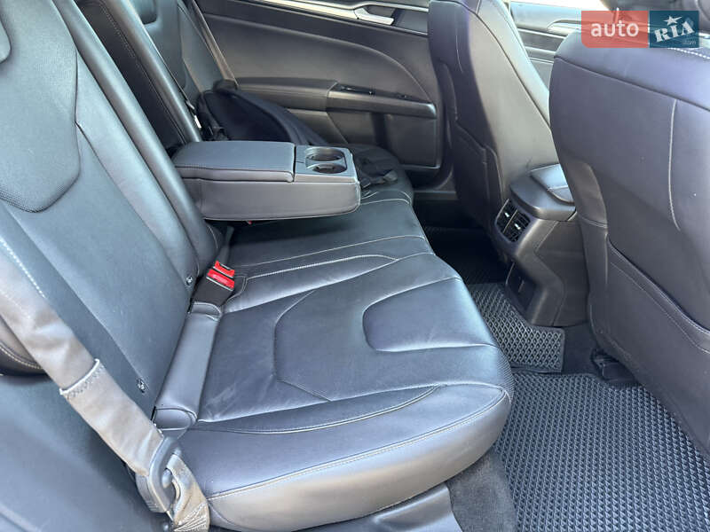 Седан Ford Fusion 2015 в Одессе