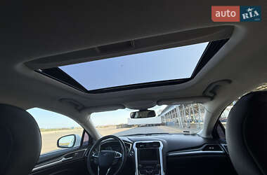 Седан Ford Fusion 2015 в 