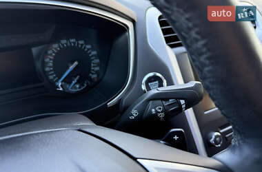 Седан Ford Fusion 2015 в 