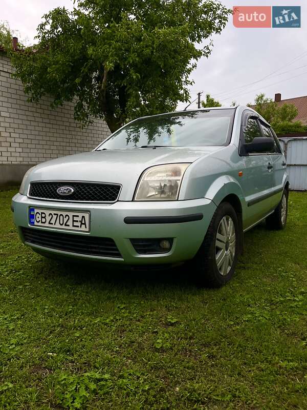 Хэтчбек Ford Fusion 2002 в 