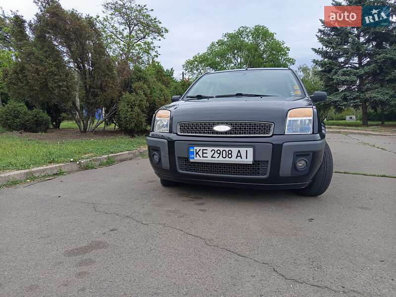 Хэтчбек Ford Fusion 2009 в 