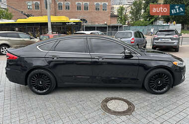 Седан Ford Fusion 2020 в 