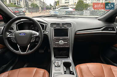 Седан Ford Fusion 2020 в 
