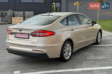 Седан Ford Fusion 2019 в Луцьку