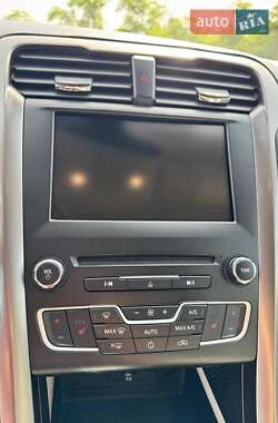 Седан Ford Fusion 2017 в 