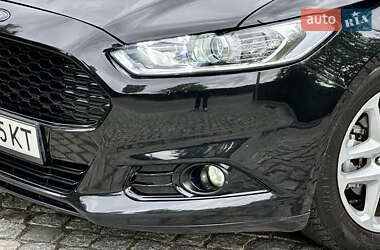 Седан Ford Fusion 2013 в 