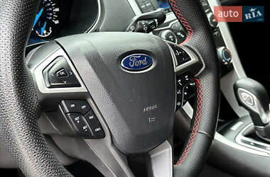 Седан Ford Fusion 2013 в 