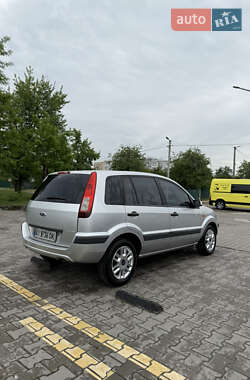 Хэтчбек Ford Fusion 2008 в 
