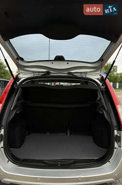 Хэтчбек Ford Fusion 2008 в 