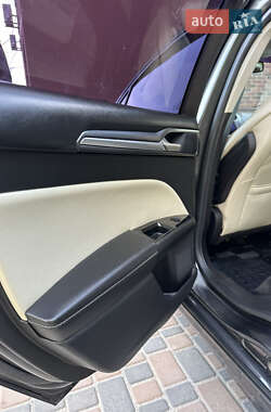 Седан Ford Fusion 2015 в 