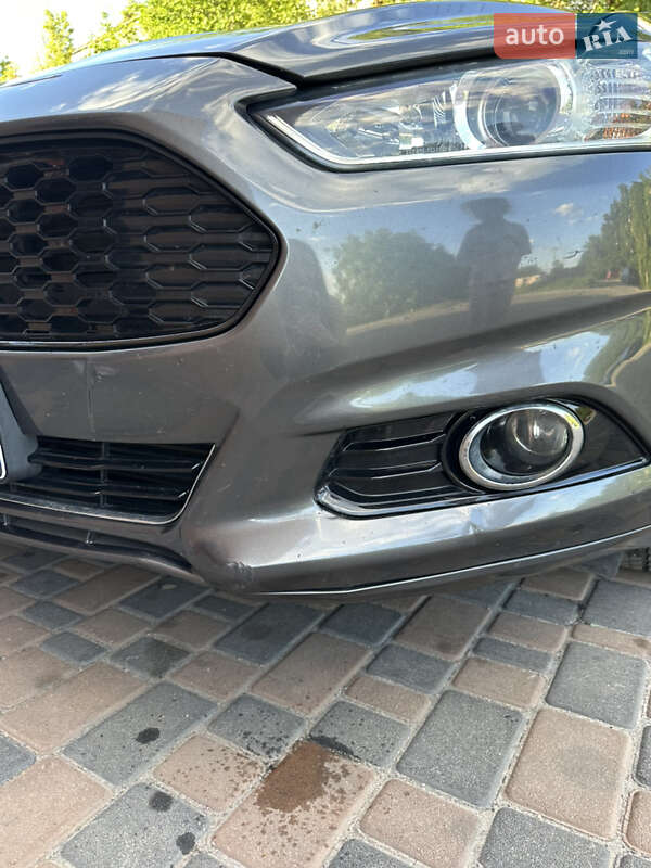 Седан Ford Fusion 2015 в Новомосковську