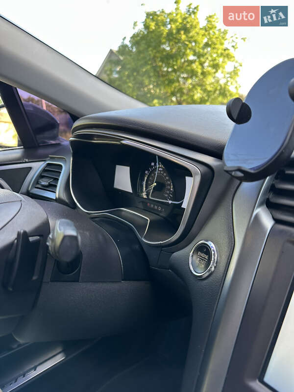 Седан Ford Fusion 2015 в Новомосковську