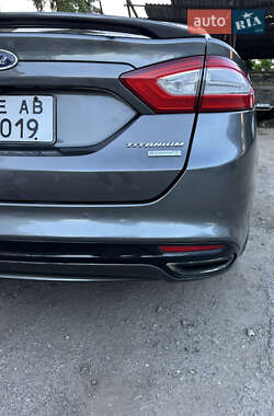 Седан Ford Fusion 2015 в 