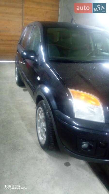 Хэтчбек Ford Fusion 2008 в Звягеле