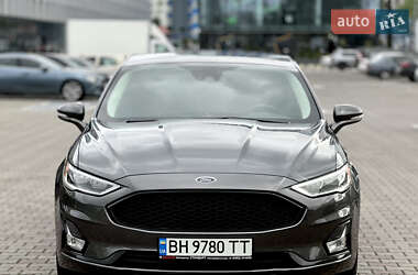Седан Ford Fusion 2019 в 