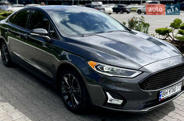 Седан Ford Fusion 2019 в 