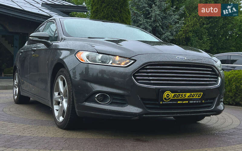 Седан Ford Fusion 2016 в 