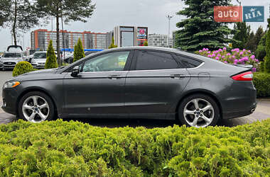 Седан Ford Fusion 2016 в 
