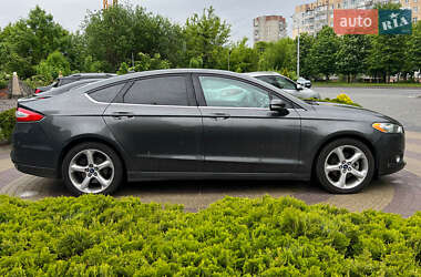 Седан Ford Fusion 2016 в 