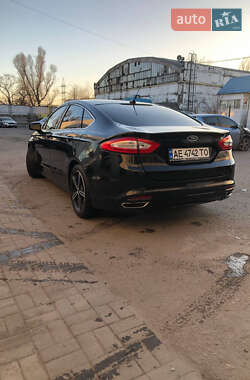 Седан Ford Fusion 2013 в 