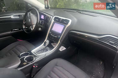 Седан Ford Fusion 2012 в 