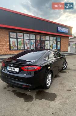 Седан Ford Fusion 2014 в 
