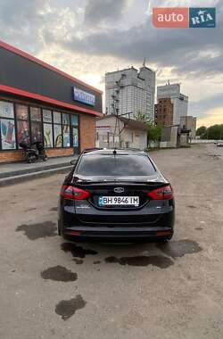 Седан Ford Fusion 2014 в 