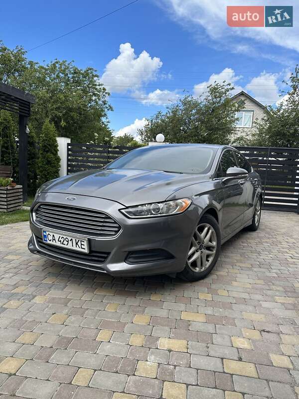 Седан Ford Fusion 2013 в 