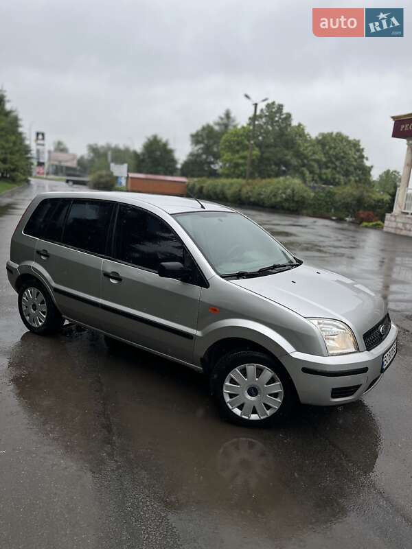 Хэтчбек Ford Fusion 2004 в Тернополе