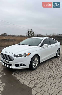 Седан Ford Fusion 2014 в Львові