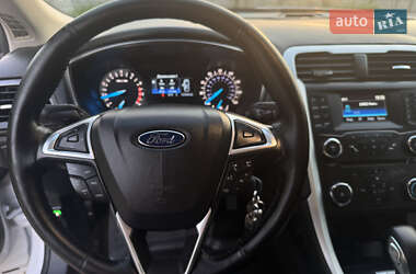 Седан Ford Fusion 2014 в 