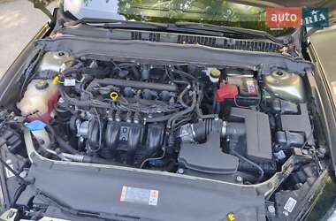 Седан Ford Fusion 2013 в 