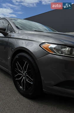 Седан Ford Fusion 2012 в 
