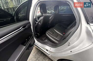 Седан Ford Fusion 2014 в 