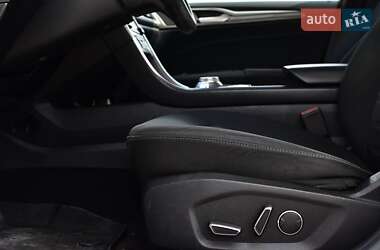 Седан Ford Fusion 2019 в 