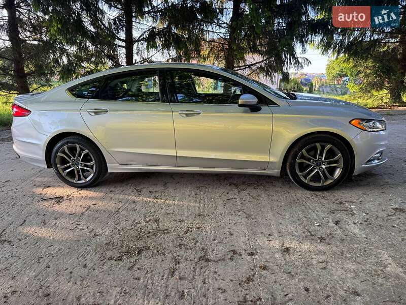 Седан Ford Fusion 2016 в Львове