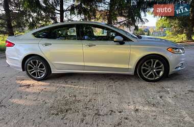 Седан Ford Fusion 2016 в 