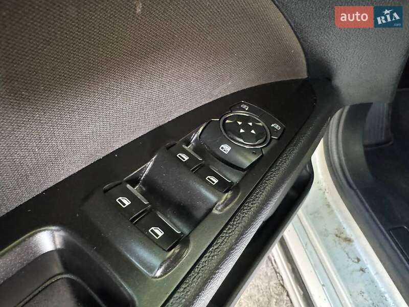 Седан Ford Fusion 2016 в Львове