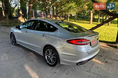 Седан Ford Fusion 2016 в 