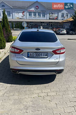 Седан Ford Fusion 2013 в 