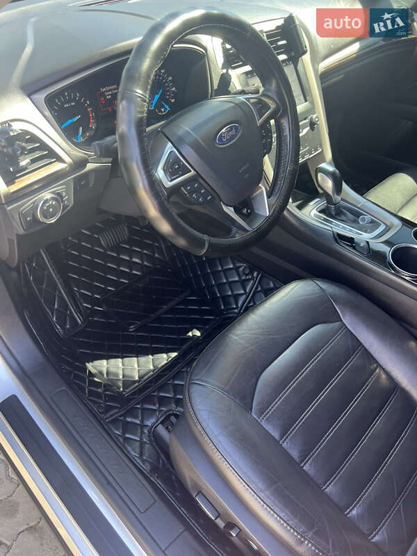 Седан Ford Fusion 2013 в Мукачевому