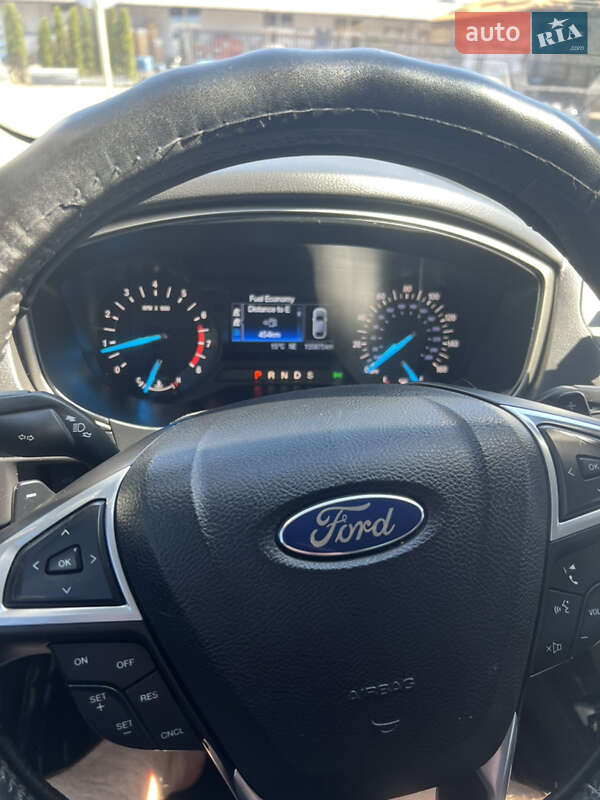 Седан Ford Fusion 2013 в Мукачевому